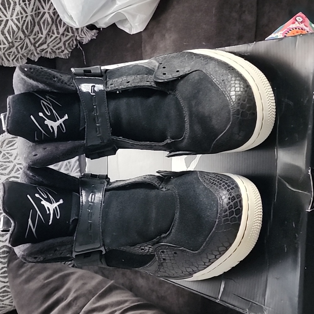 Air Jordan Flight 45 High IP S&S size 13 black and white with snake skin